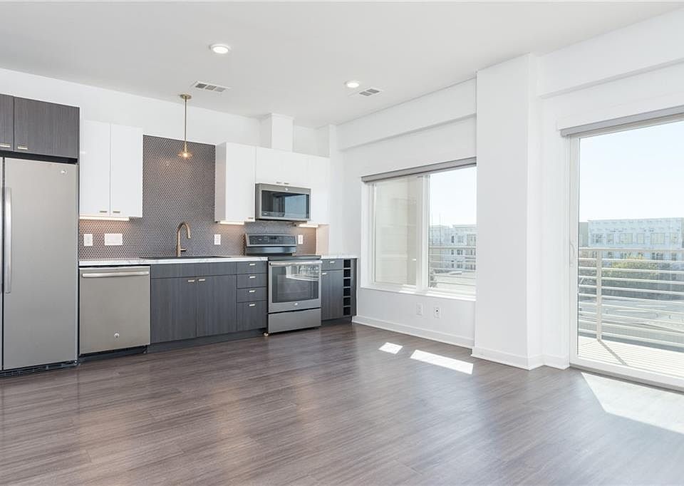 1st image of 4361 S Congress Ave Unit 428