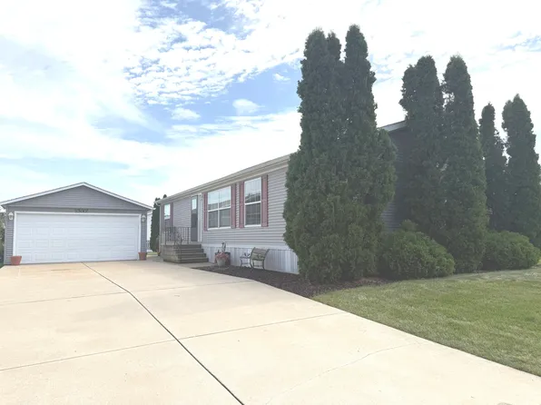 23001 S Cog Hill Dr, Frankfort, IL 60423