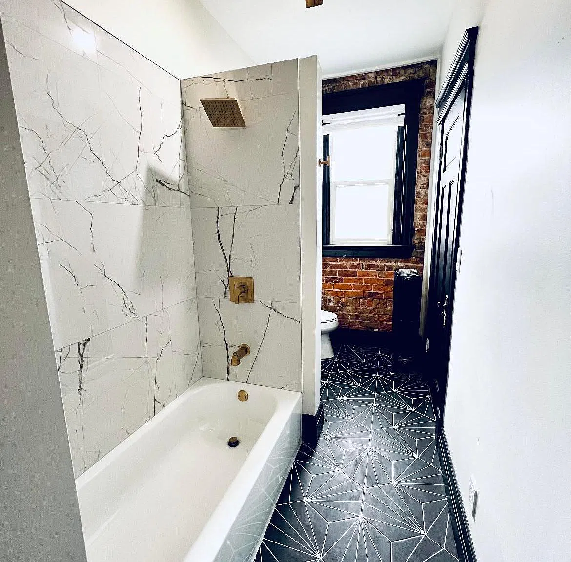 35 E 8th St — Photo 4