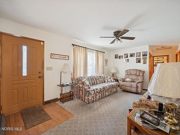 2nd image of 5201 Elaine Dr