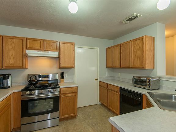 5th image of 10130 Revelstoke Dr