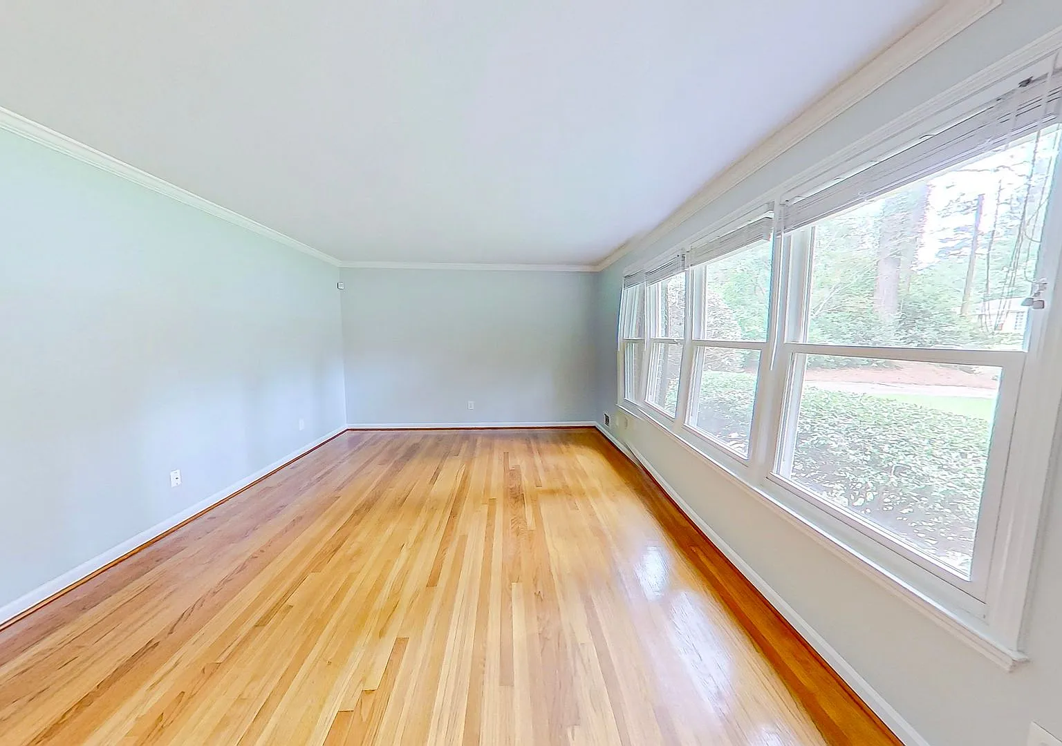 Gorgeous 3BR/2.5BA in great location! — Photo 4