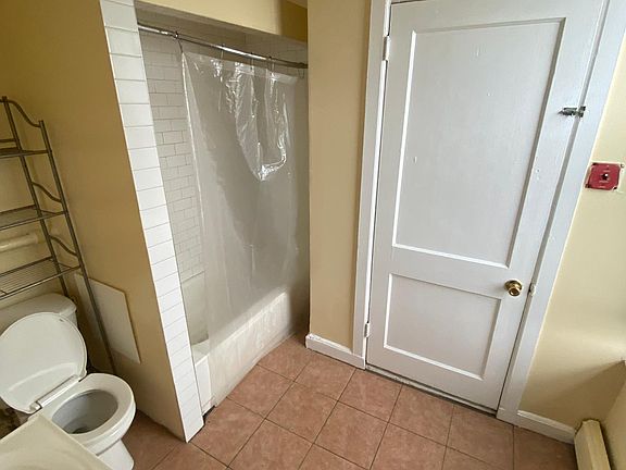5th image of 231 Saint Marys Ave APT 3