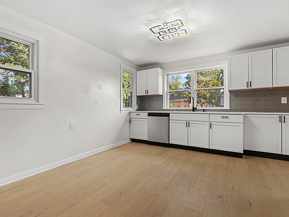 5th image of 2904 Broadway