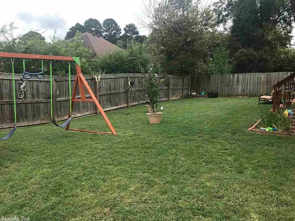 3 bed, 1760 sqft, $2,100 — Photo 4