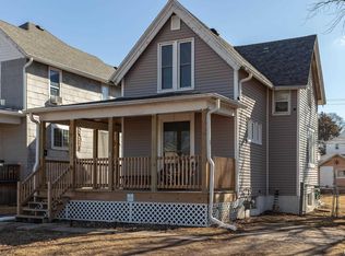 617 7th Ave S, Clinton, IA 52732