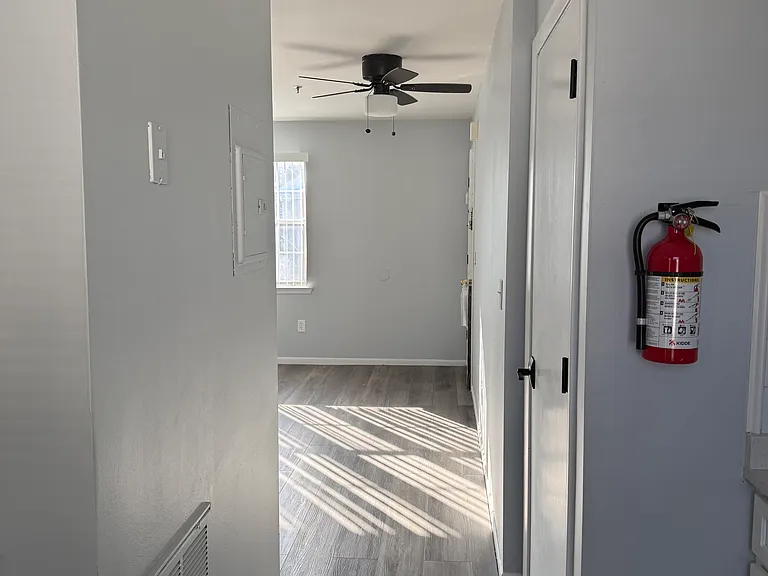 143 E 5th Ave #18 — Photo 13