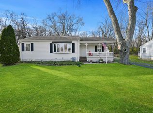 5613 Meadow Hill Ln, McHenry, IL 60051