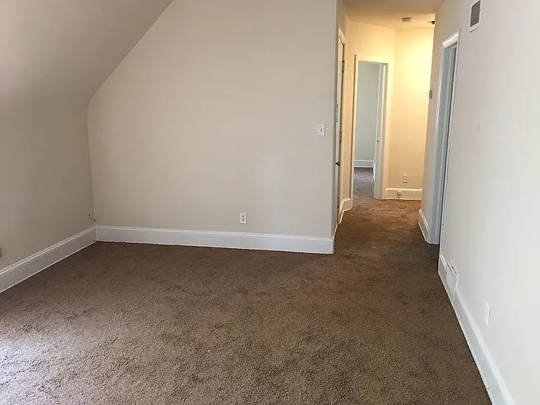 218 Granby Park #B — Photo 11
