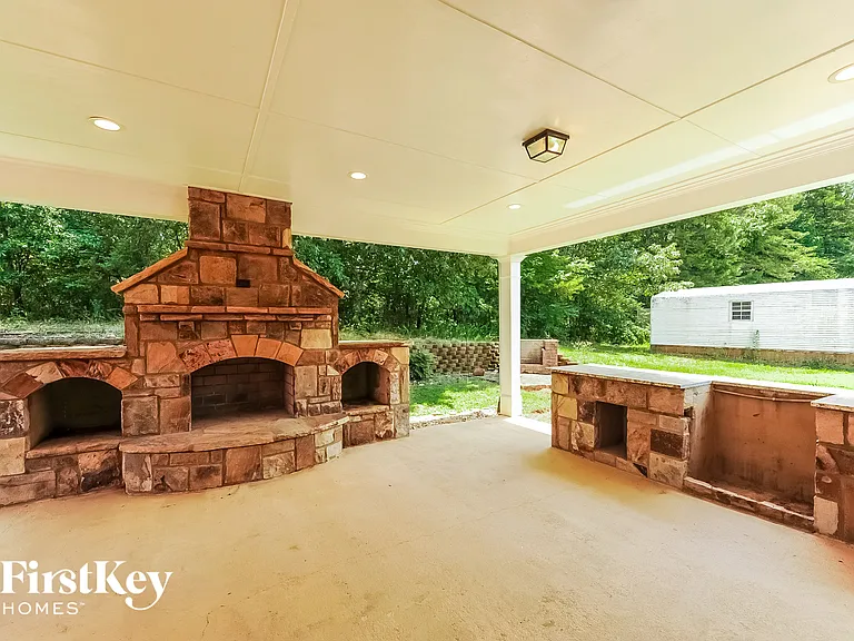 4445 Waterman Dr — Photo 13