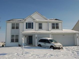 975 Leeward Ln, Hampshire, IL 60140