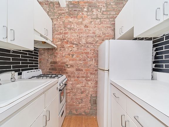 2nd image of 317 W 29th St APT 1C