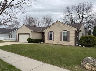 93 Cleveland Ave, Hartford, WI 53027