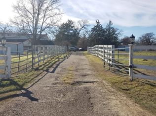 353 McCraw Ln, Denison, TX 75021