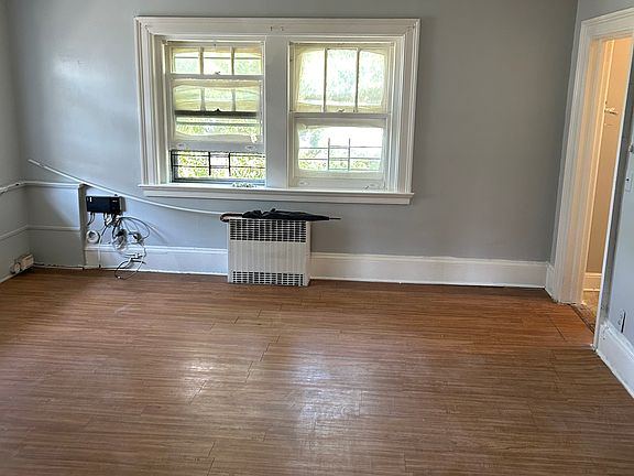3rd image of 325 Roseville Ave APT 8