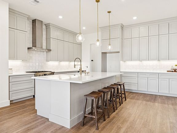 5th image of 711 Hummingbird Ln