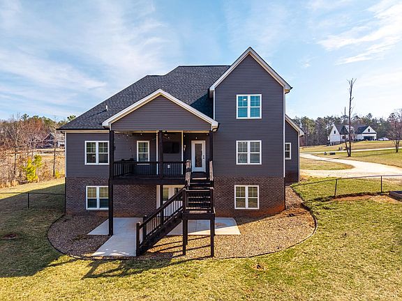 4th image of 835 Sunset Ridge Dr