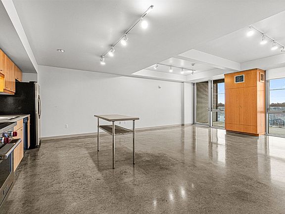 3rd image of 221 E College St APT 708