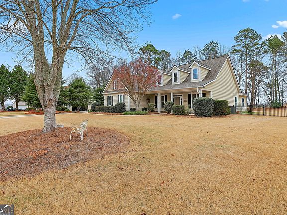 3rd image of 67 Redwine Overlook