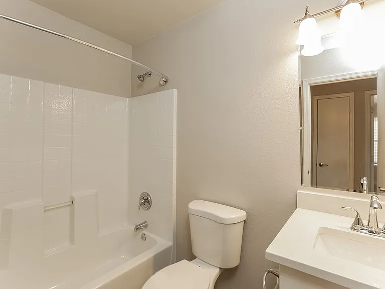 1074 E Silversmith Trl — Photo 15