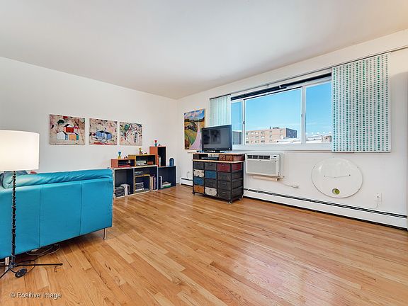 2nd image of 515 W Wrightwood Ave APT 501