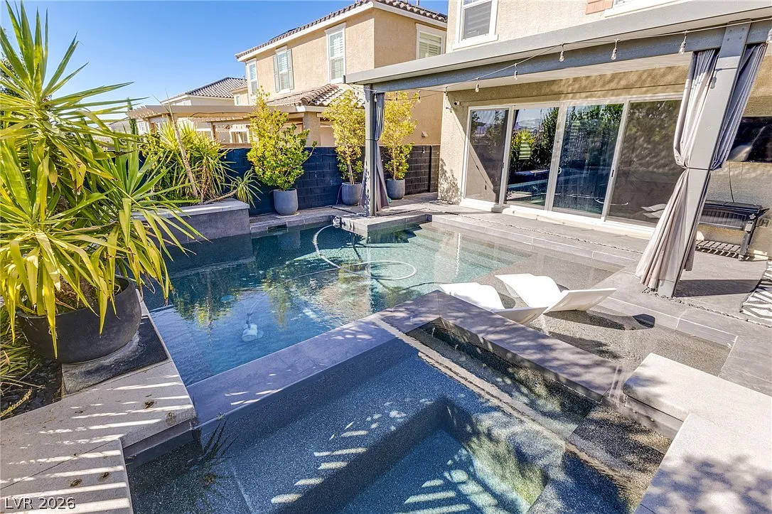 5 bed, 3.5 bath, 3063 sqft, $5,000 — Photo 4