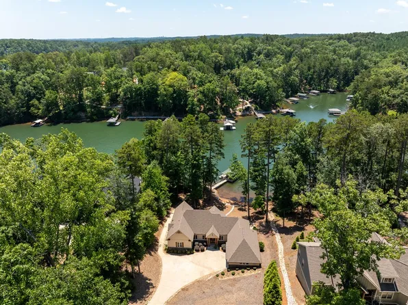 566 Riverstone Dr, Salem, SC 29676