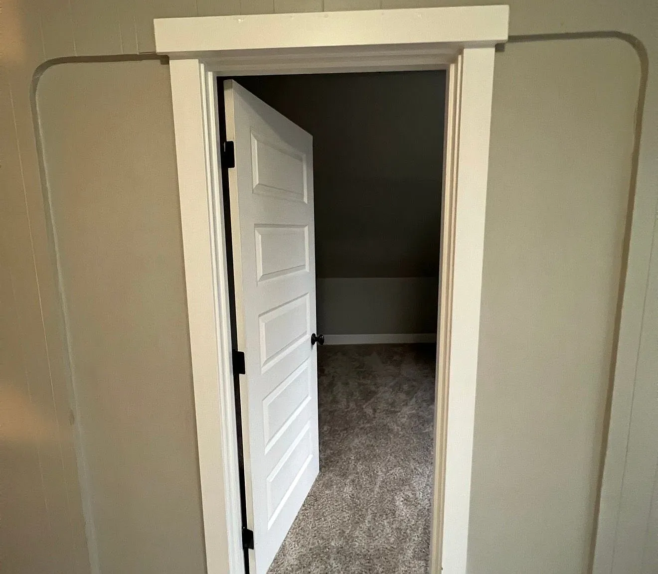 Nice 1 Bedroom Tacoma Apartment Near 6th Ave! — Photo 2