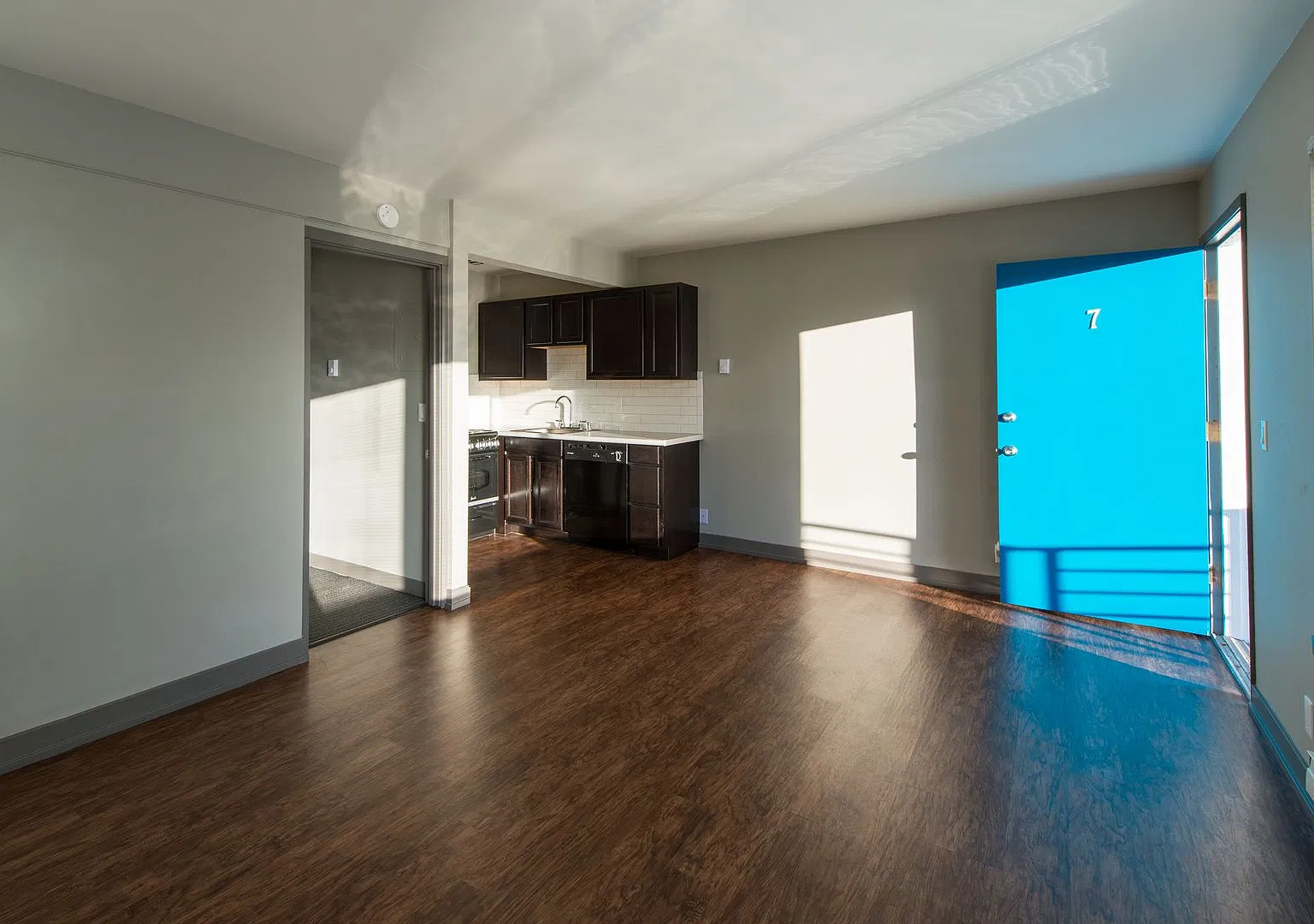 Park Cedar Apartments — Photo 2