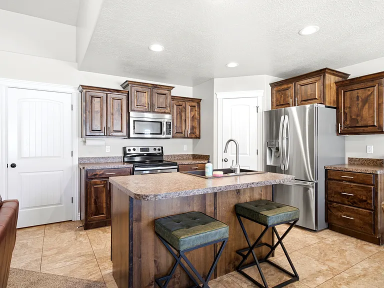 5742 S 4525 W — Photo 24