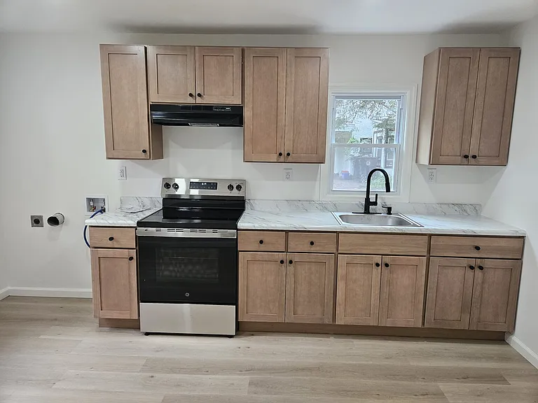 6027 Main St #1 — Photo 2