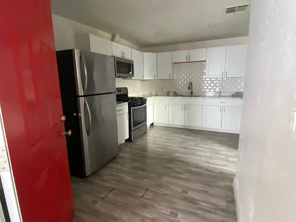 1802 W Vogel Ave #1