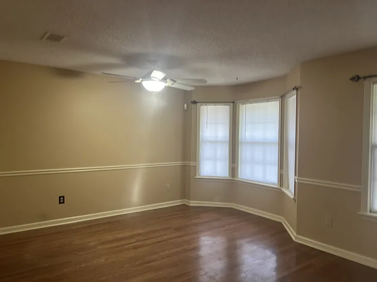 808 Barony Ct — Photo 3