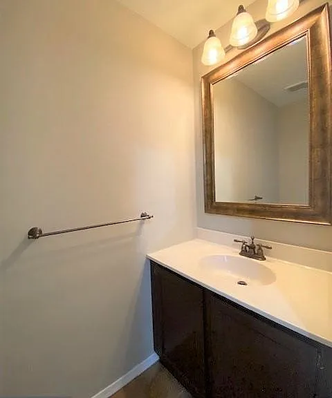 6704 Colonial Ct — Photo 10