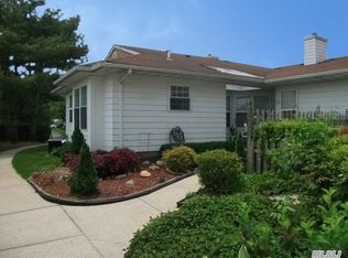 154 Theodore Dr, Coram, NY 11727