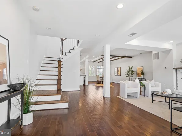 3802 Greenmount Ave, Baltimore, MD 21218