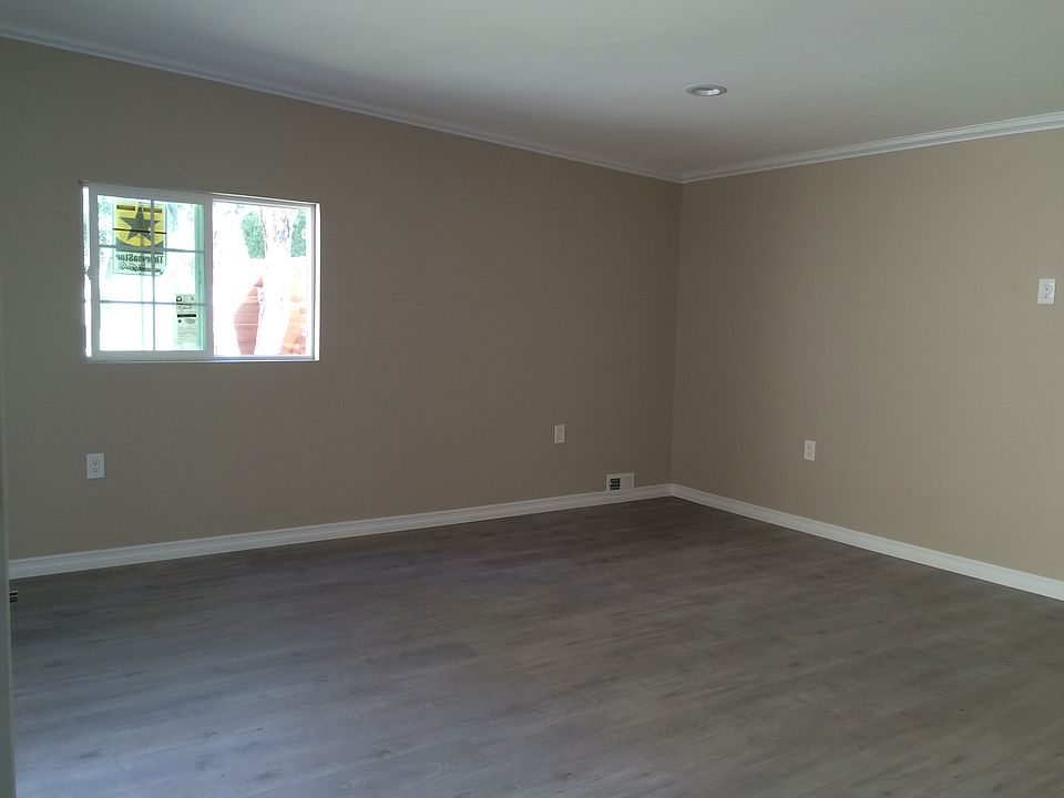 1st image of 442 S Crescent Dr