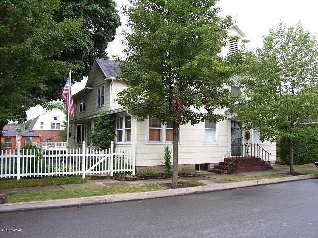 1st image of 119 N Washington St