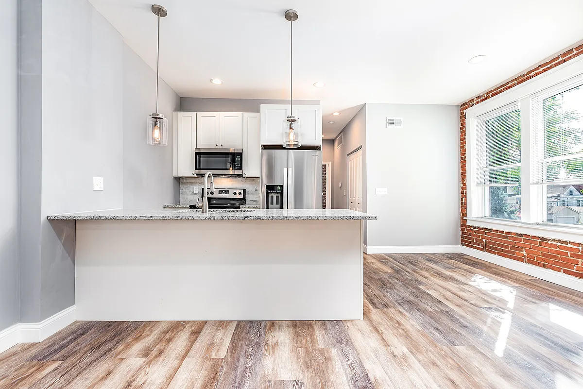 Building Photo - 4222 Juniata St #2