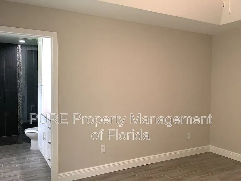 16899 SW 44th Cir — Photo 12