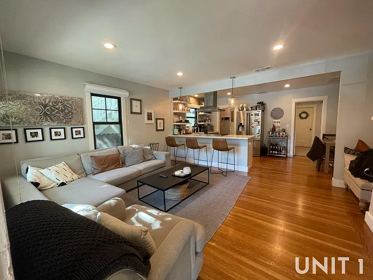2231 E St — Photo 1