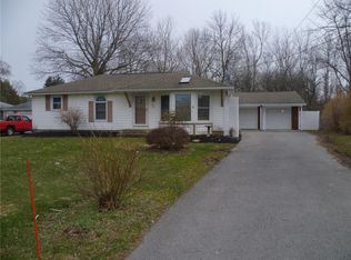 34 E Manitou Rd, Rochester, NY 14612