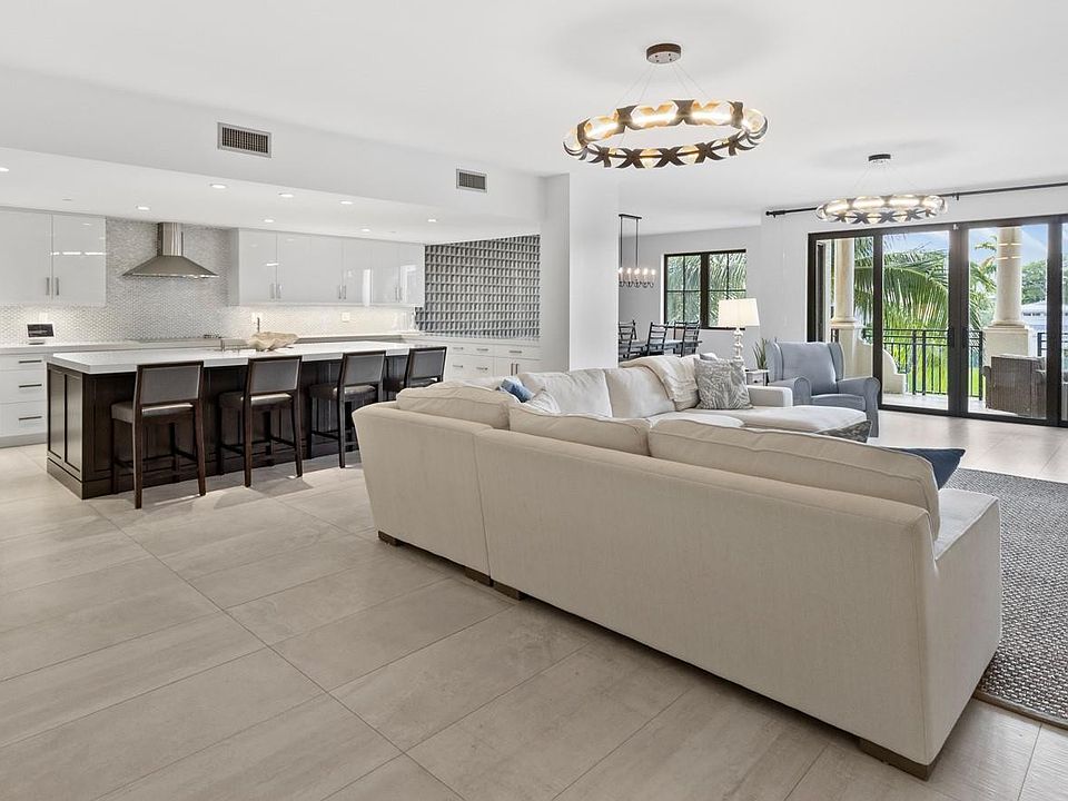 1st image of 1532 SE 12th Street #302