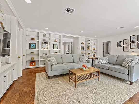 5th image of 1932 Country Club Dr