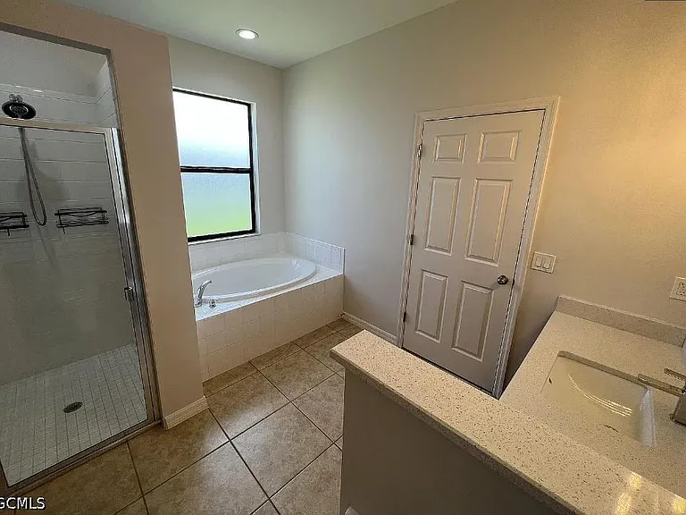 511 NE 19th Place Cpe — Photo 9