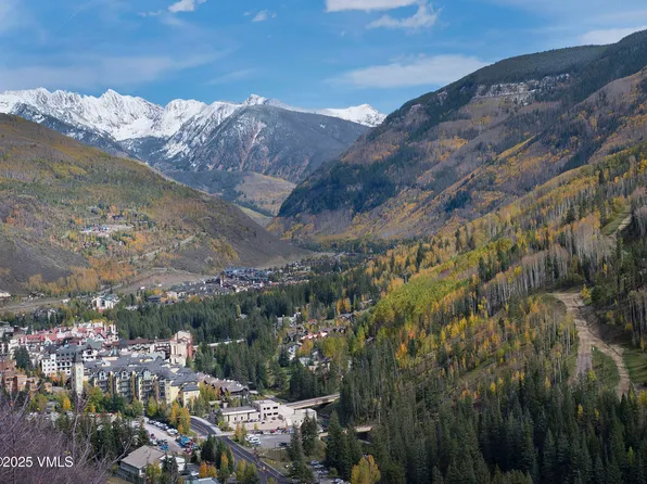 2448 Garmisch Dr APT 4, Vail, CO 81657