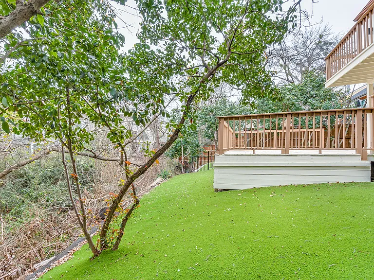 9130 Valley Chapel Ln — Photo 36