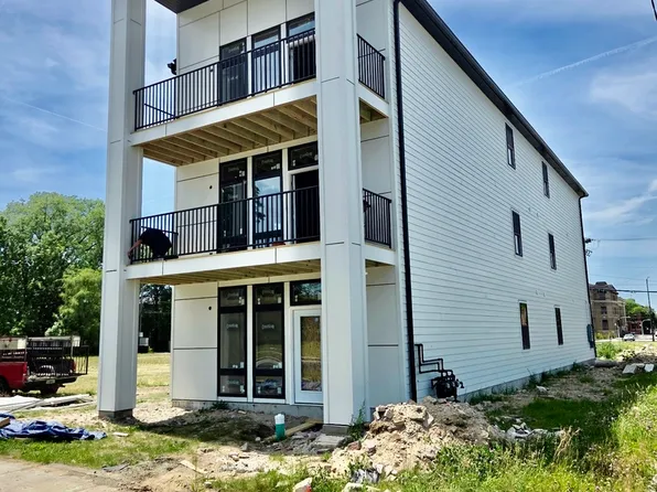5302 S Prairie Ave, Chicago, IL 60615