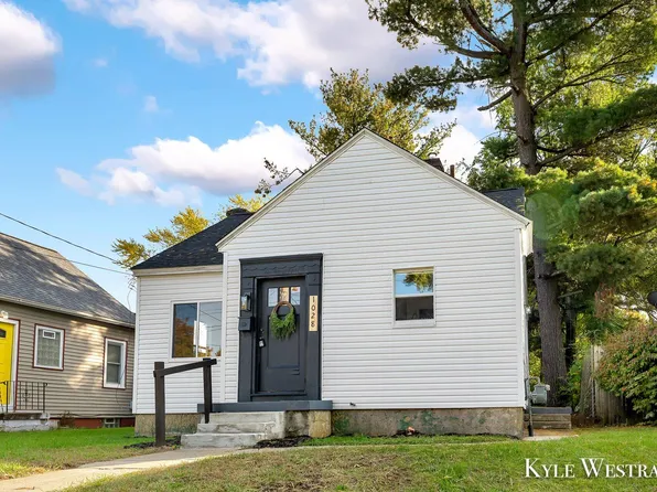 1028 Dickinson St SE, Grand Rapids, MI 49507