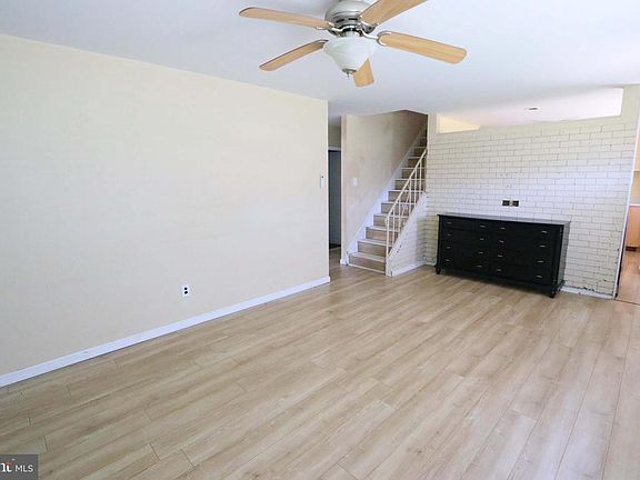 3rd image of 2846 Normandy Dr